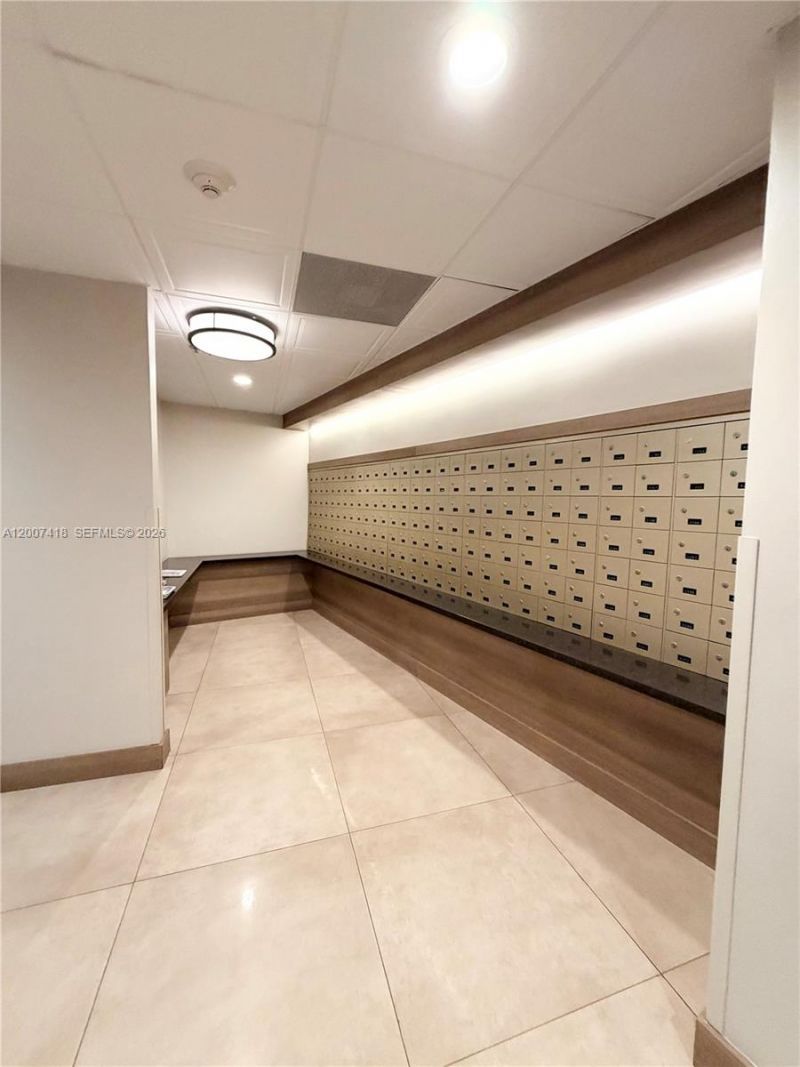 3701 N Country Club Dr , Unit 607, Aventura, FL 33180 Photo