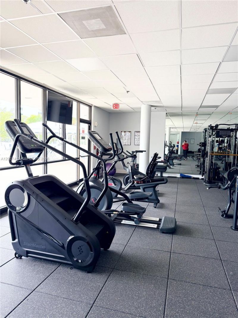 3701 N Country Club Dr , Unit 607, Aventura, FL 33180 Photo