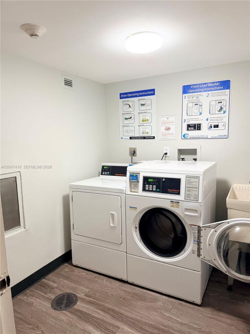 3701 N Country Club Dr , Unit 607, Aventura, FL 33180 Photo