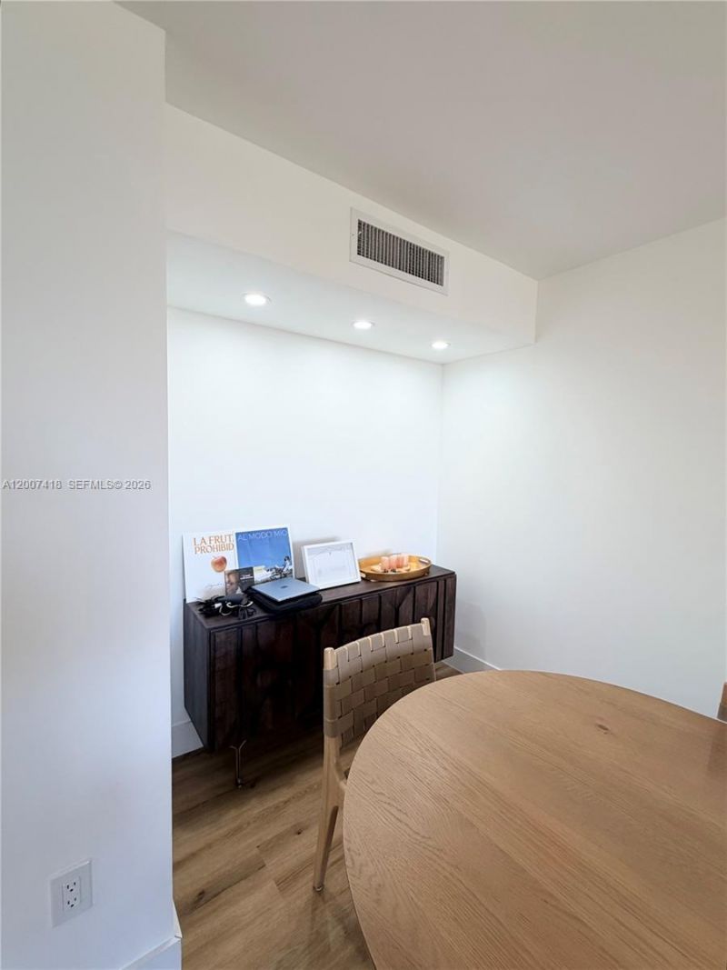 3701 N Country Club Dr , Unit 607, Aventura, FL 33180 Photo