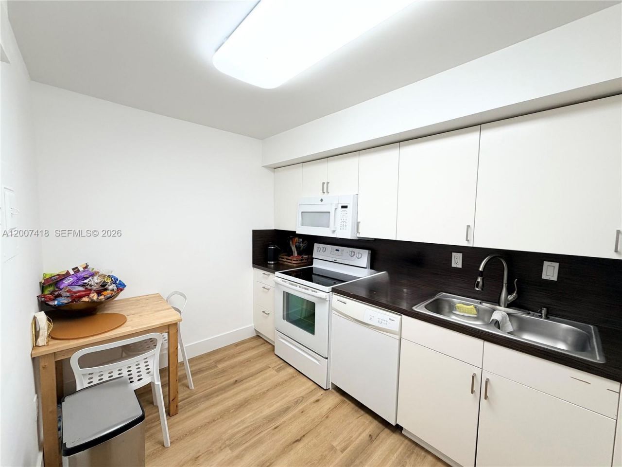 3701 N Country Club Dr , Unit 607, Aventura, FL 33180 Photo