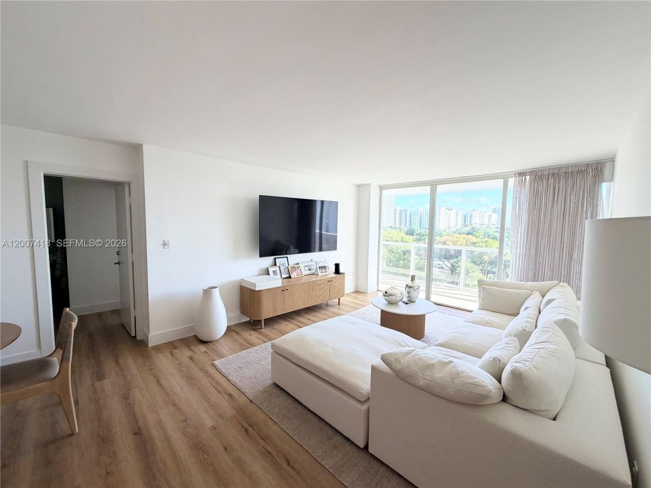 3701 N Country Club Dr , Unit 607, Aventura, FL 33180 Photo