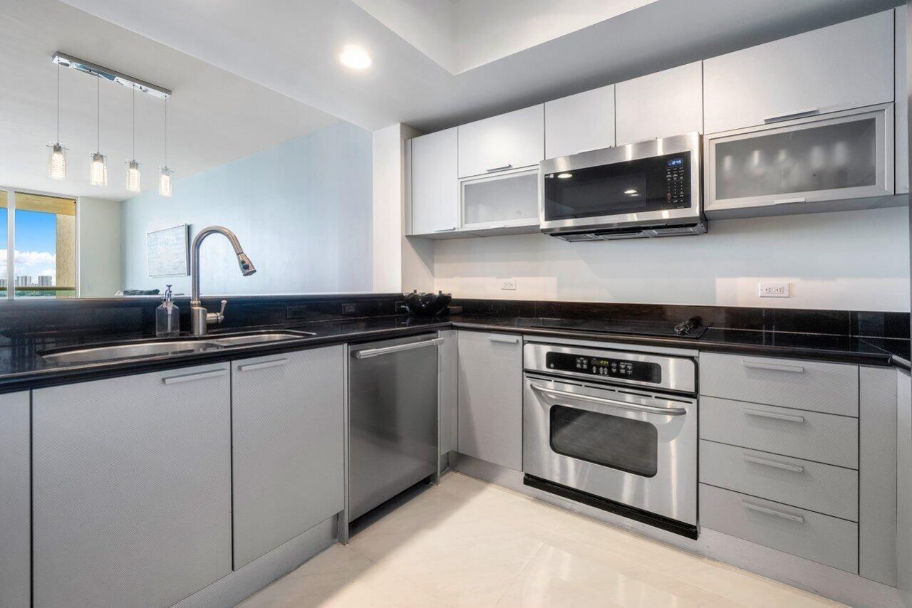 2650 Lake Shore Drive, Unit 1003, Riviera Beach, FL 33404 Photo