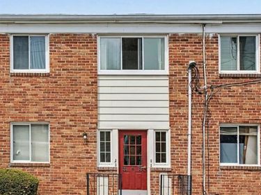 32718 Grand River Avenue, Farmington, MI 48336