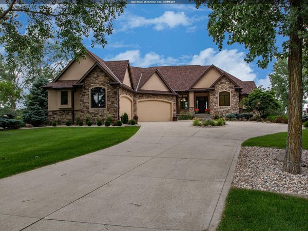 858 E Sawgrass Trail, Dakota Dunes, SD 57049