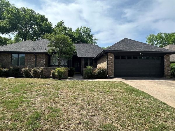 2109 S Winding Creek Drive , Grapevine, TX 76051