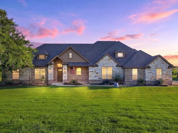 101 Signature Court, Weatherford, TX 76087