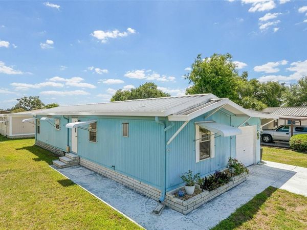 3204 POND HOLLOW STREET , WESLEY CHAPEL, FL 33543