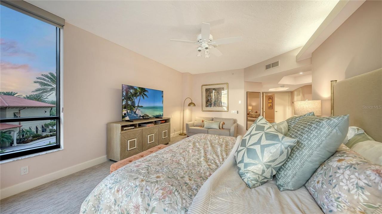 1241 Gulf Of Mexico Drive, Unit 304, Longboat Key, FL 34228 Photo