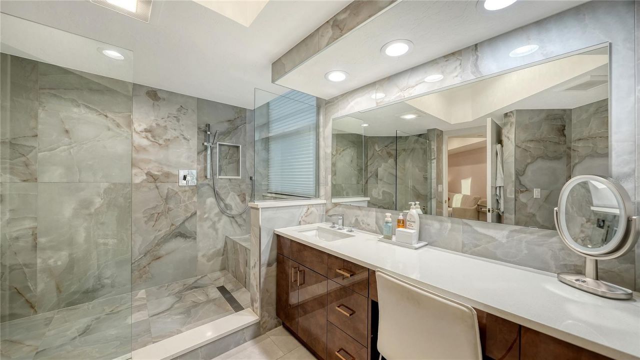 1241 Gulf Of Mexico Drive, Unit 304, Longboat Key, FL 34228 Photo