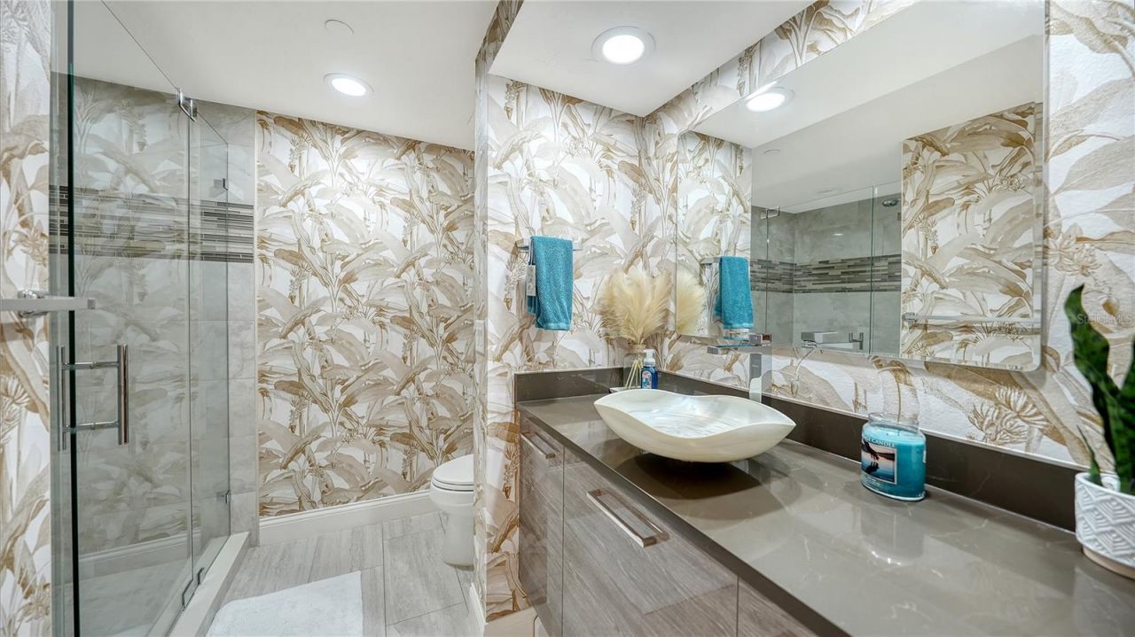 1241 Gulf Of Mexico Drive, Unit 304, Longboat Key, FL 34228 Photo