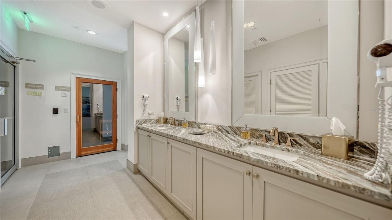 1241 Gulf Of Mexico Drive, Unit 304, Longboat Key, FL 34228 Photo