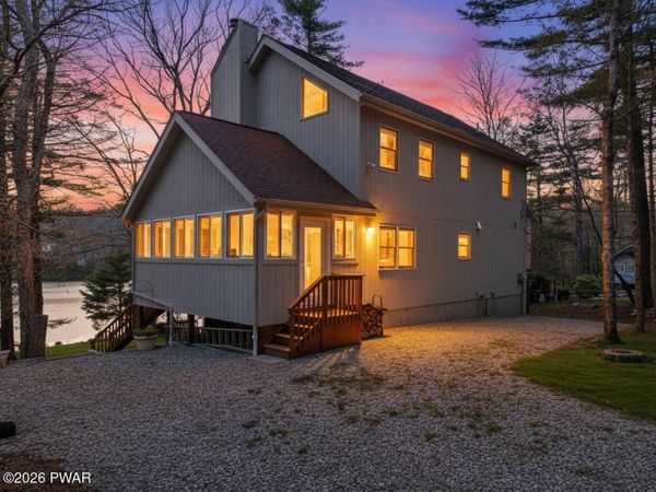154 N Lake Shore Drive, Dingmans Ferry, PA 18328