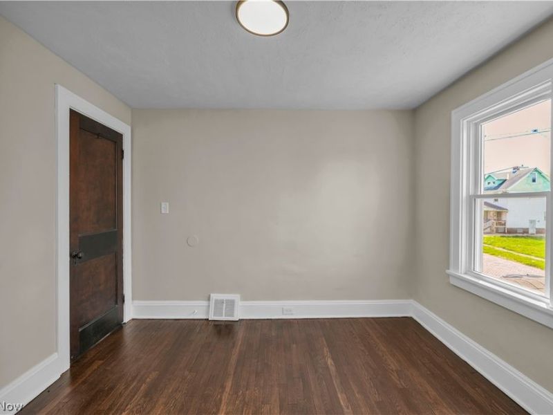 8505 Bancroft Avenue, Cleveland, OH 44105 Photo 17