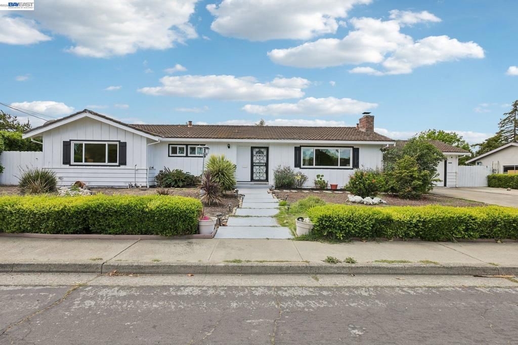 1691 Clayton Way, Concord, CA 94519 Main Photo