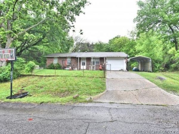 921 S Mullins Avenue , Hominy, OK 74035