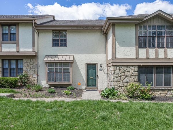 6168 Stornoway Drive S, Columbus, OH 43213