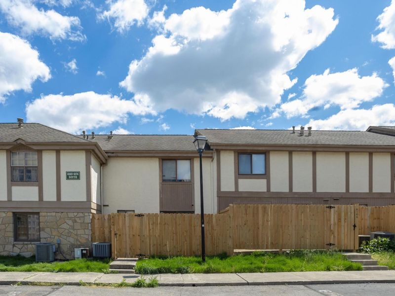 6168 Stornoway Drive S, Columbus, OH 43213 Photo 10