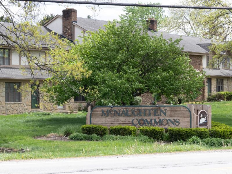 6168 Stornoway Drive S, Columbus, OH 43213 Photo 2