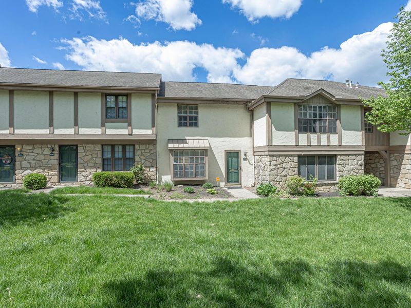 6168 Stornoway Drive S, Columbus, OH 43213 Photo 4