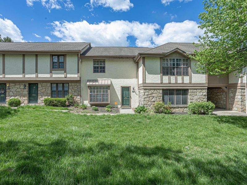 6168 Stornoway Drive S, Columbus, OH 43213 Photo 5