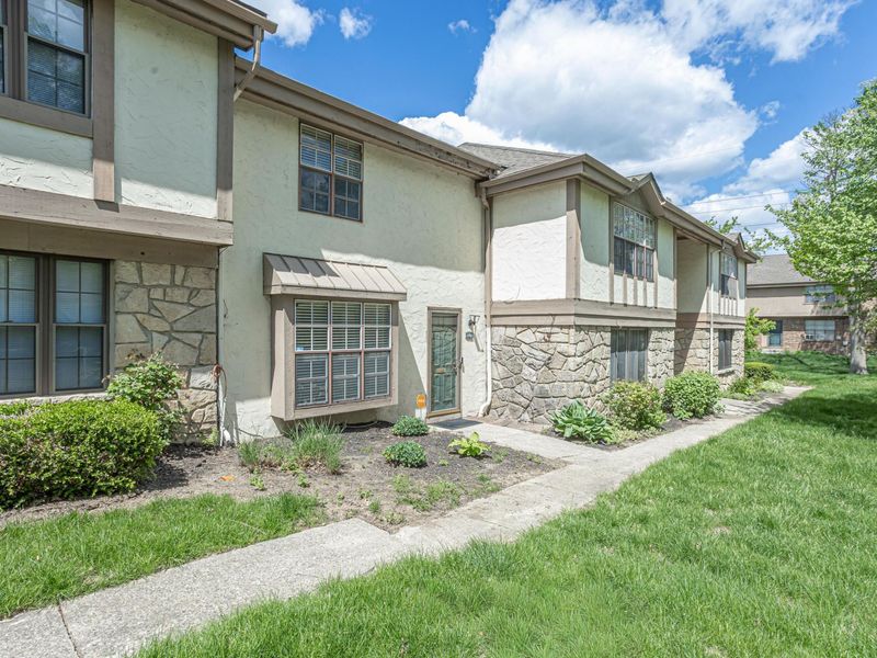 6168 Stornoway Drive S, Columbus, OH 43213 Photo 9