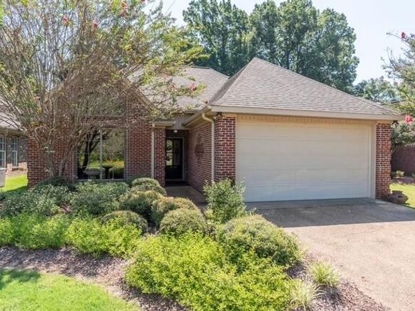 501 Hummingbird, Starkville, MS 39759