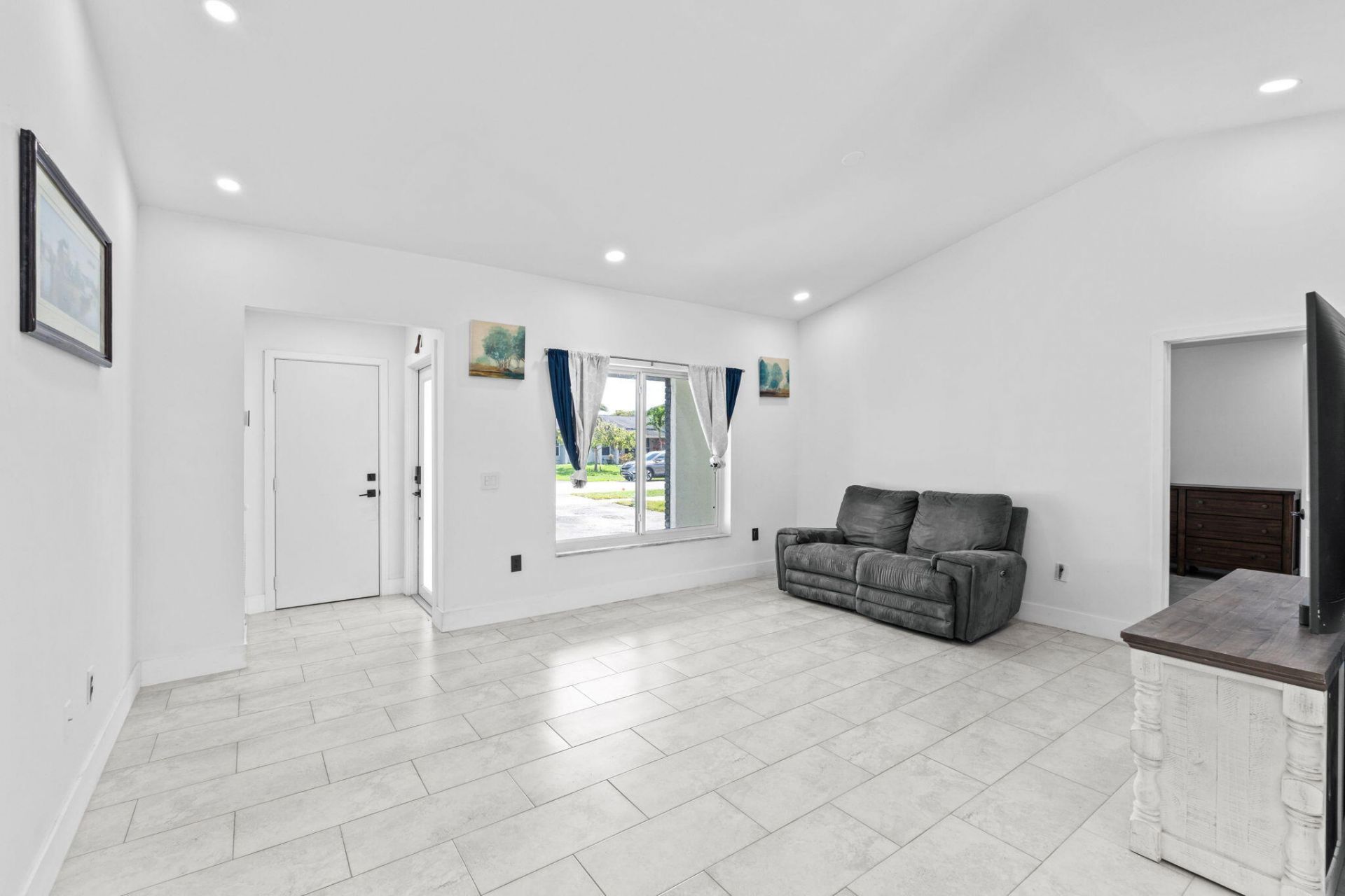 11831 NW 38th Place, Sunrise, FL 33323 Photo