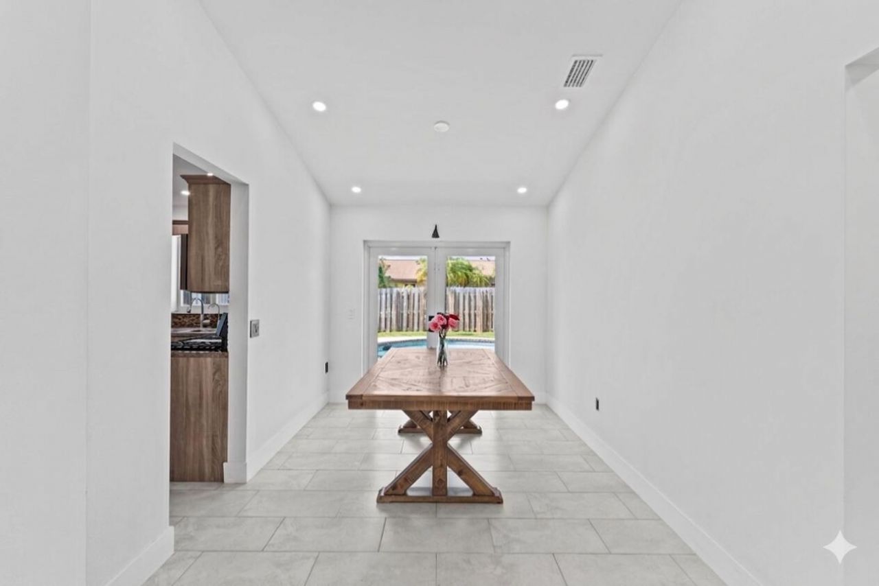 11831 NW 38th Place, Sunrise, FL 33323 Photo