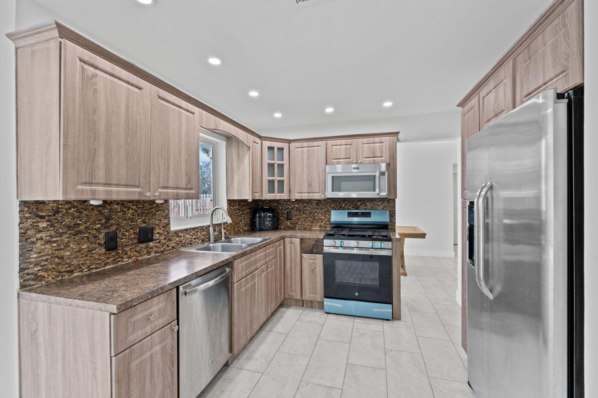 11831 NW 38th Place, Sunrise, FL 33323 Photo