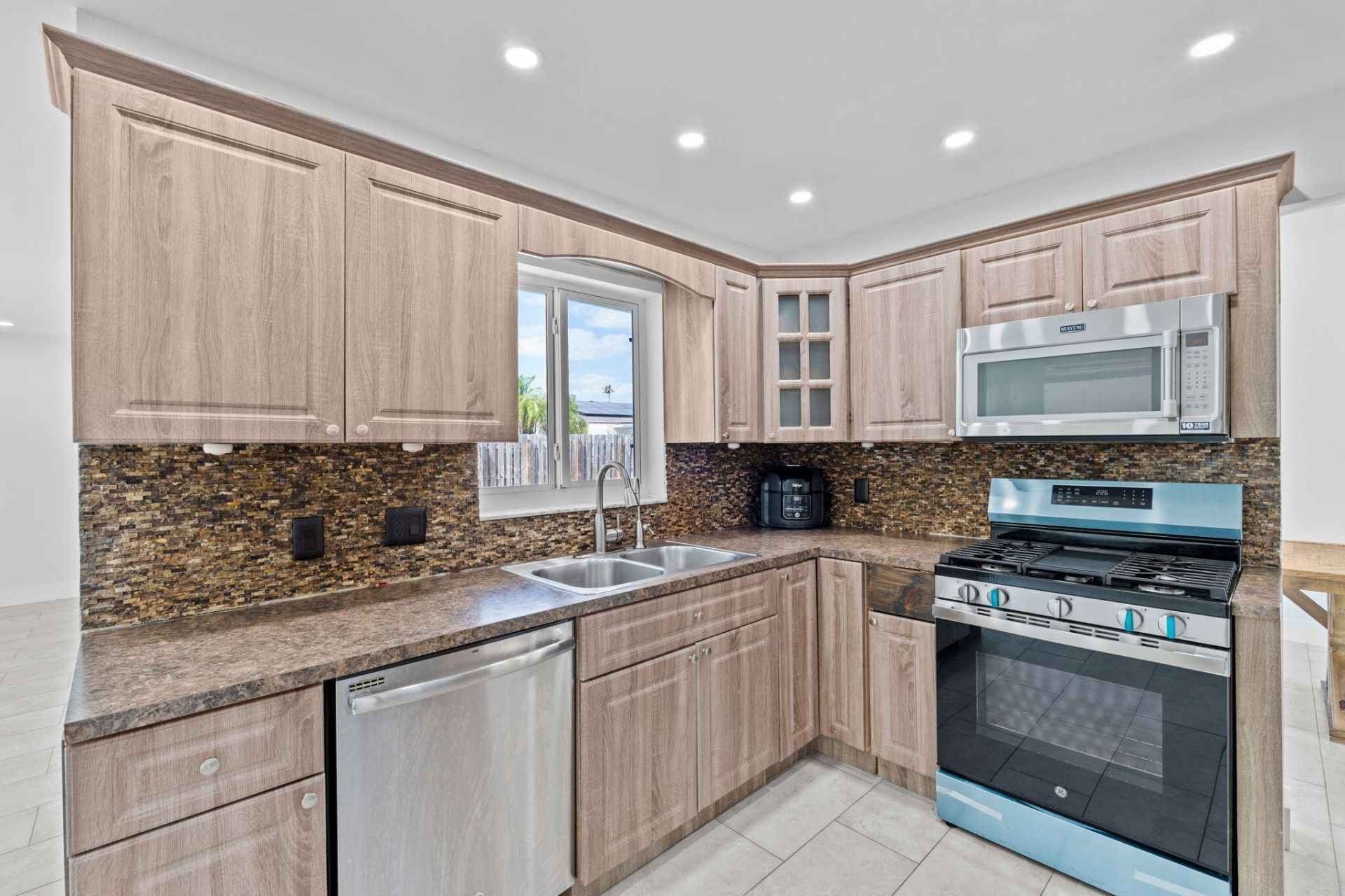 11831 NW 38th Place, Sunrise, FL 33323 Photo