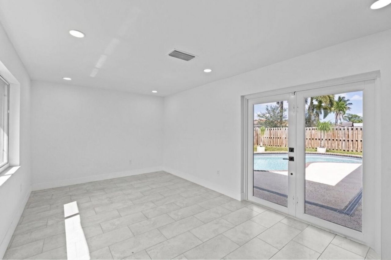 11831 NW 38th Place, Sunrise, FL 33323 Photo