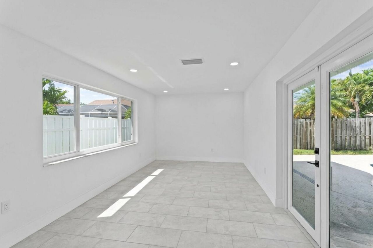 11831 NW 38th Place, Sunrise, FL 33323 Photo