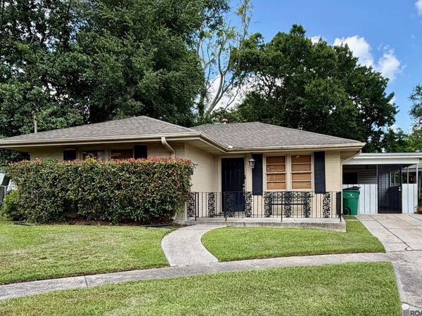 9042 Camille Court, River Ridge, LA 70123