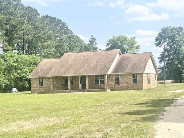 61205 Milstead Rd, Atmore, AL 36502