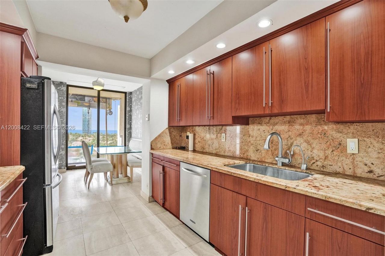 19355 Turnberry Way , Unit 8K, Aventura, FL 33180 Photo