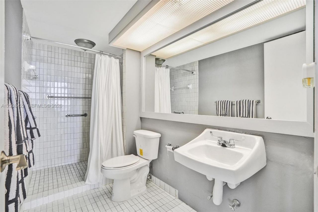 19355 Turnberry Way , Unit 8K, Aventura, FL 33180 Photo