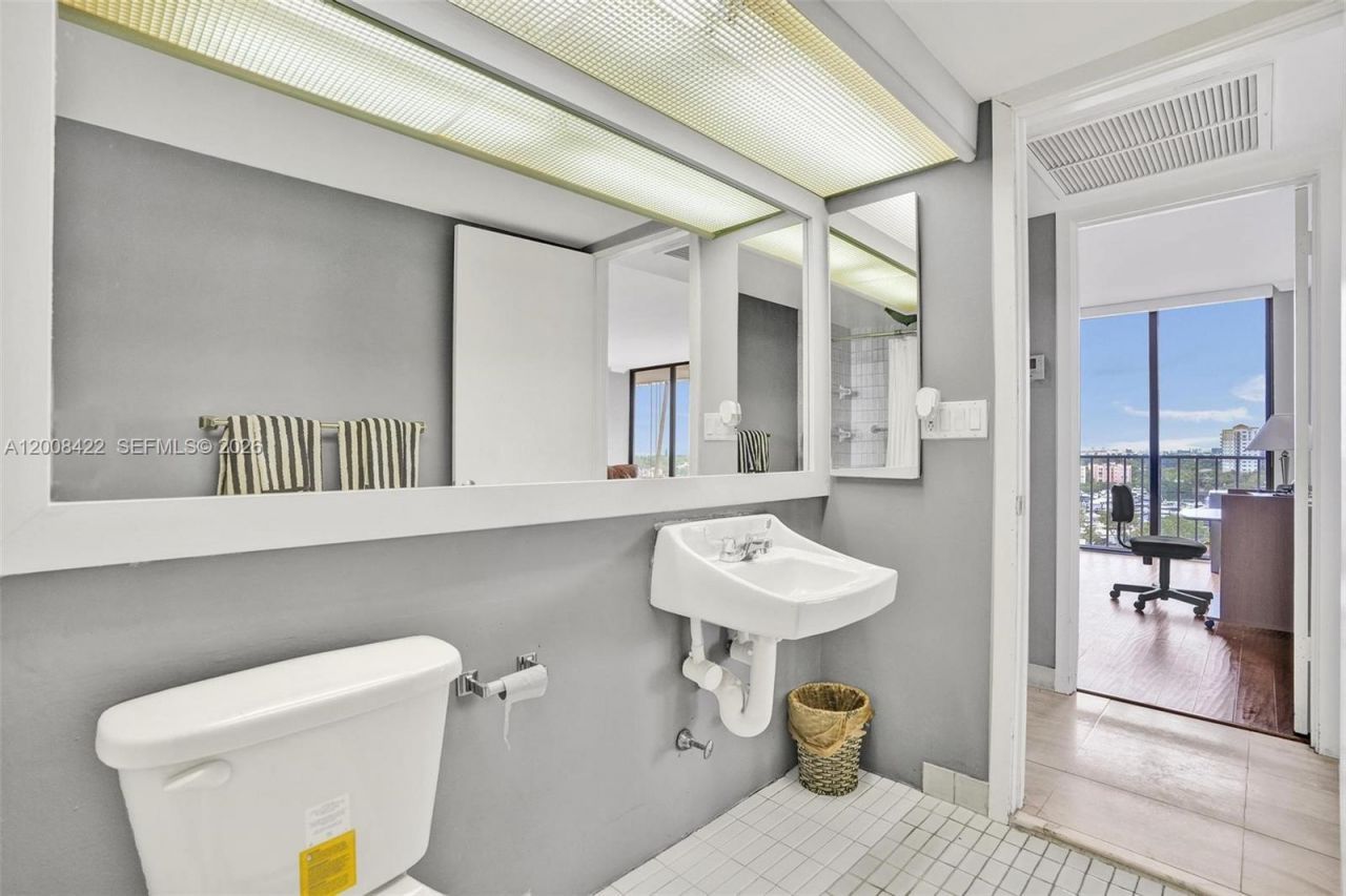 19355 Turnberry Way , Unit 8K, Aventura, FL 33180 Photo