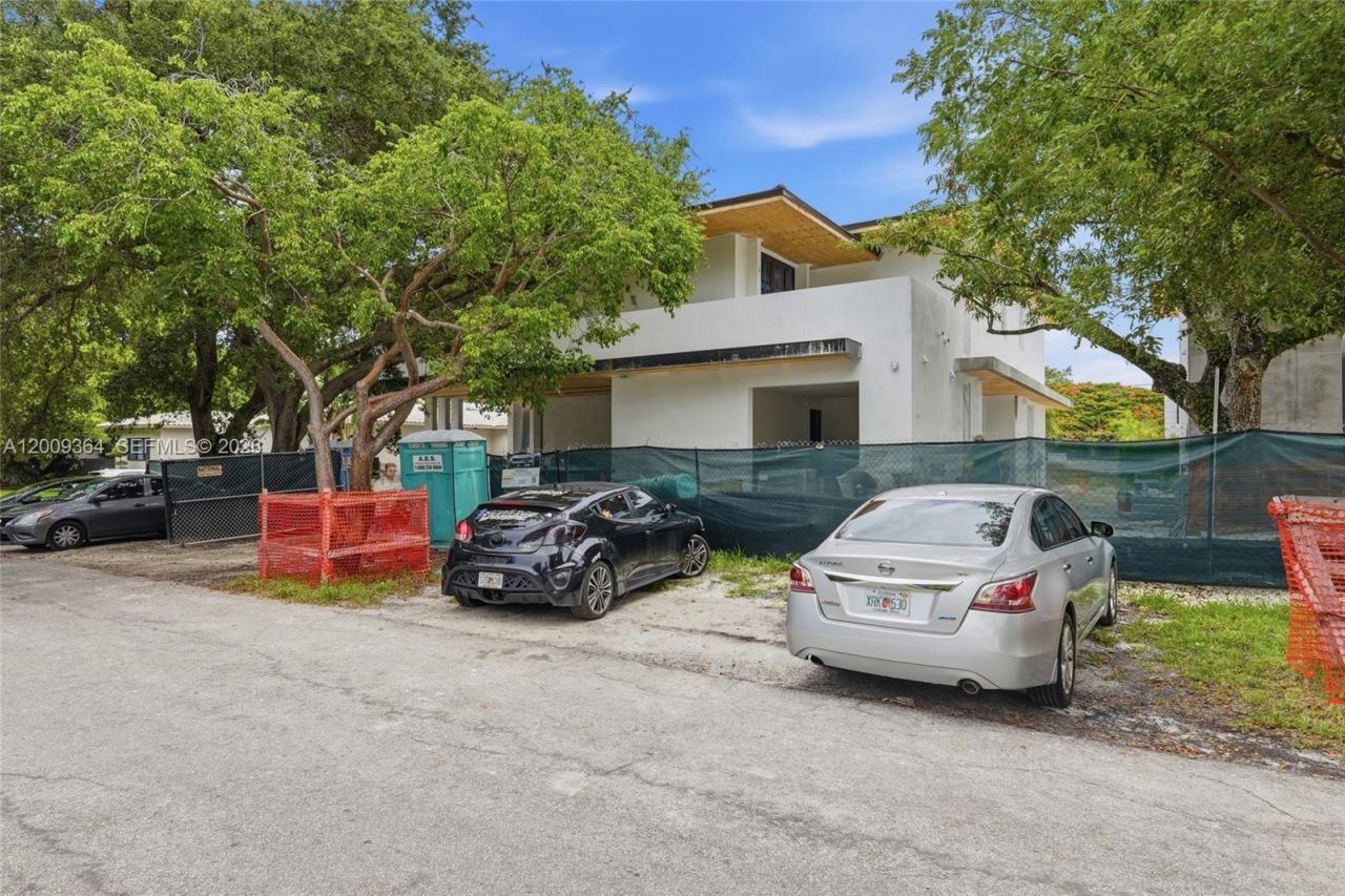 520 NE 53rd St , Miami, FL 33137 Photo