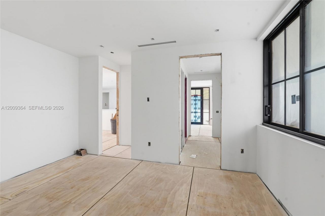 520 NE 53rd St , Miami, FL 33137 Photo
