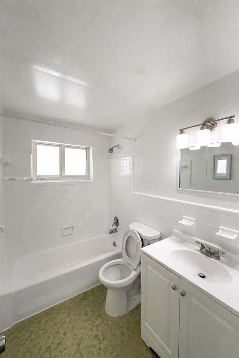 935 Bay Dr , Unit 3, Miami Beach, FL 33141 Photo