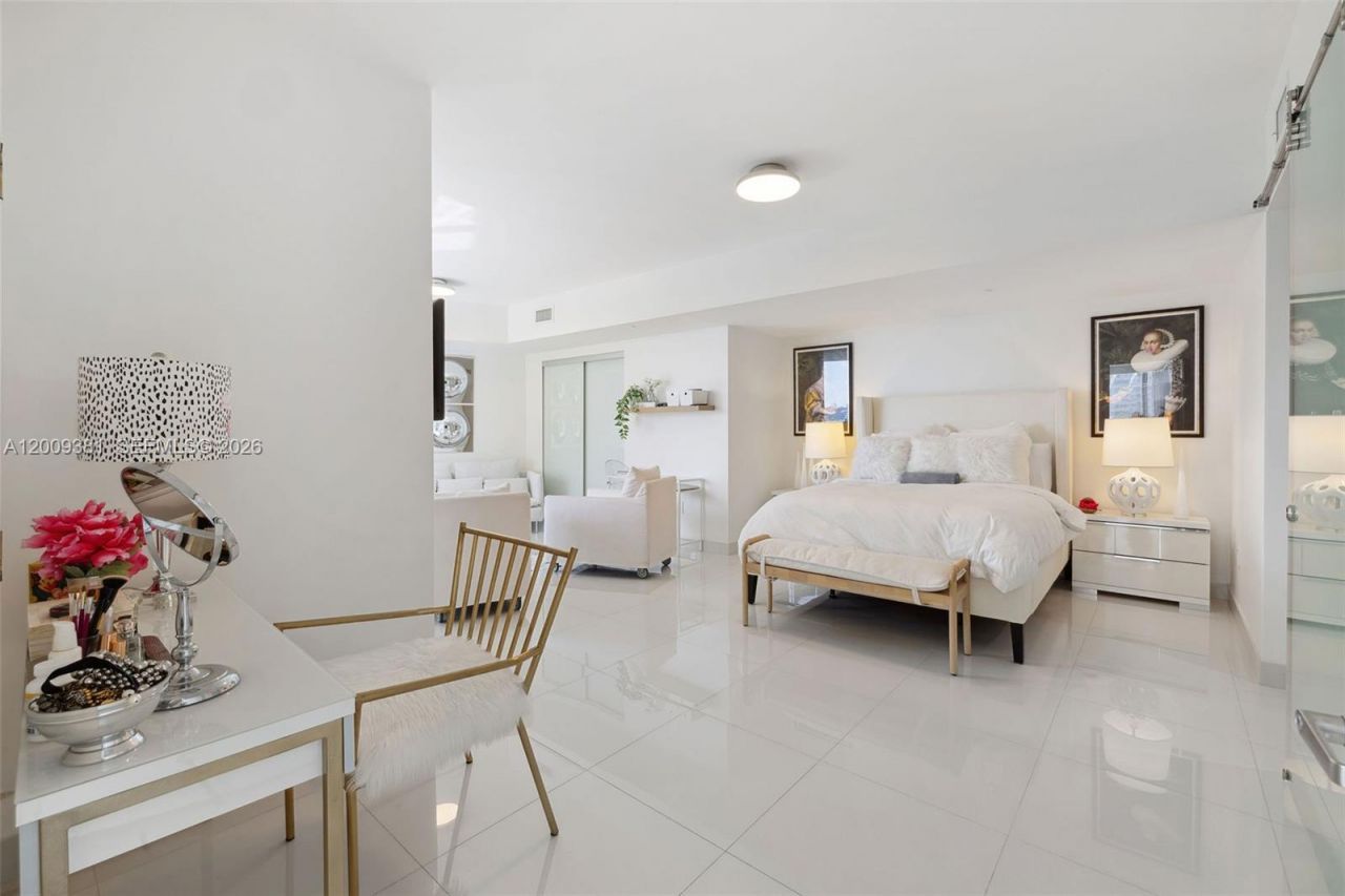 465 Brickell Ave , Unit 701, Miami, FL 33131 Photo