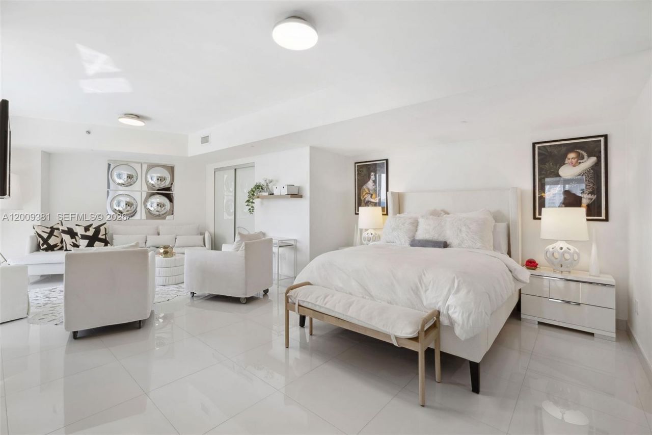 465 Brickell Ave , Unit 701, Miami, FL 33131 Photo