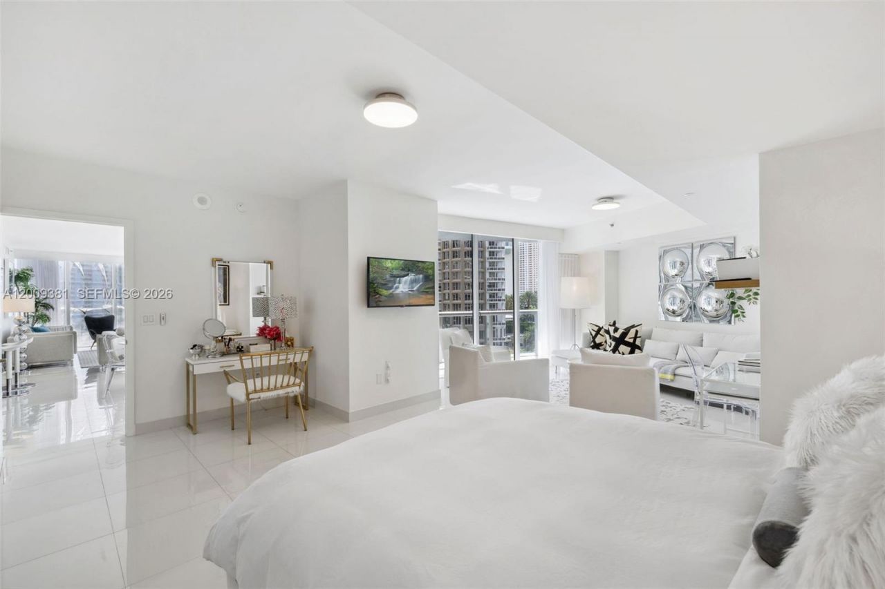 465 Brickell Ave , Unit 701, Miami, FL 33131 Photo