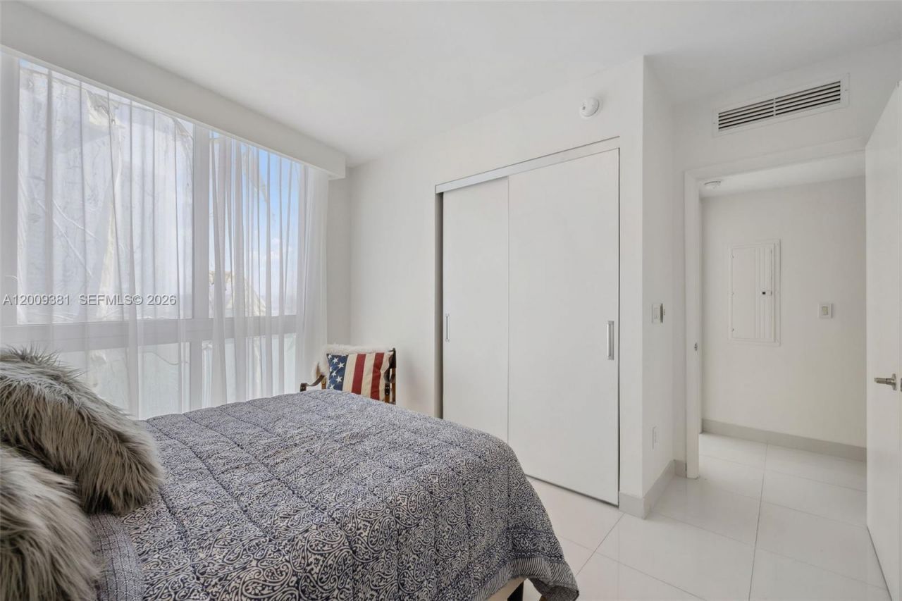 465 Brickell Ave , Unit 701, Miami, FL 33131 Photo
