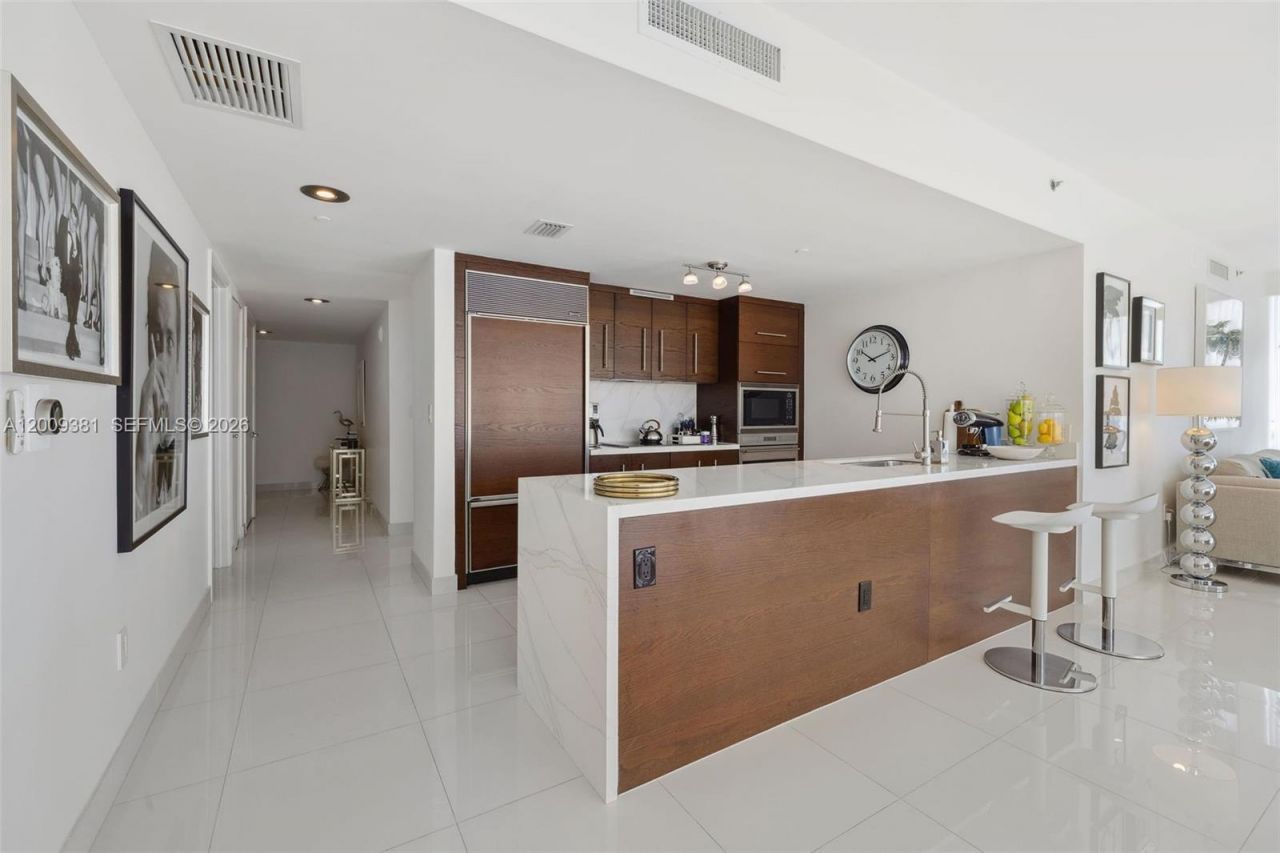 465 Brickell Ave , Unit 701, Miami, FL 33131 Photo