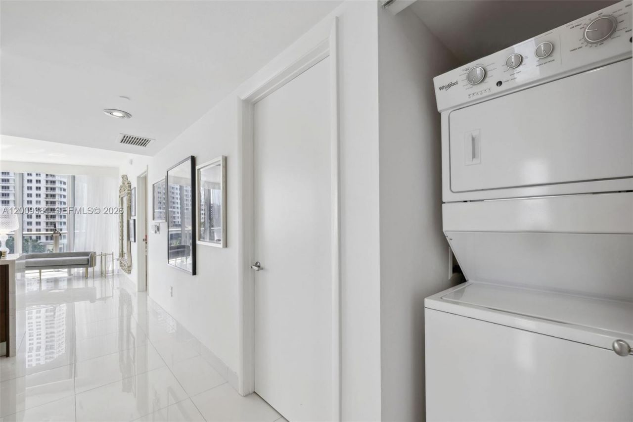 465 Brickell Ave , Unit 701, Miami, FL 33131 Photo