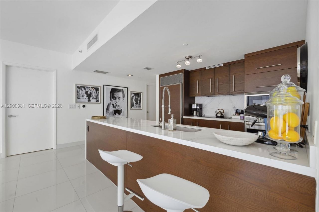 465 Brickell Ave , Unit 701, Miami, FL 33131 Photo