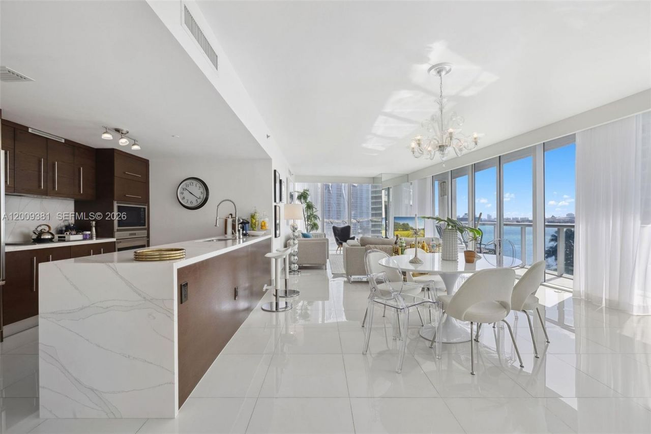 465 Brickell Ave , Unit 701, Miami, FL 33131 Photo