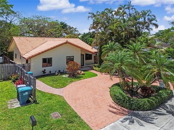 6714 N Waterway Dr , Miami, FL 33155